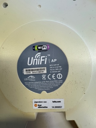 2x Wifi spot en router Unifi, AP