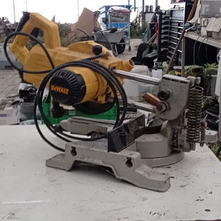Afkortzaag, DeWalt, DW770