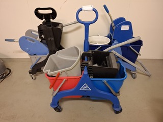 3x Schoonmaakwagen