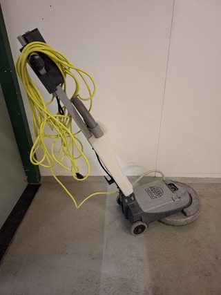 Reinigingsmachine Nilfisk, NNL 332