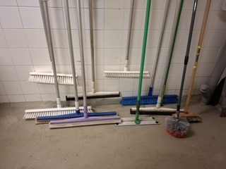 Diverse schoonmaakgerei