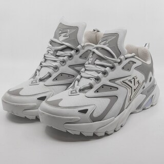 Paar sneakers, maat 8, Louis Vuitton, GO 0223