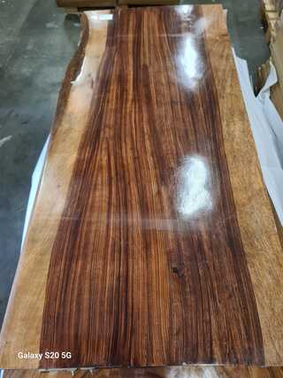 Suar/walnut wood tafel in epoxy 180×90, Wood, 2025
