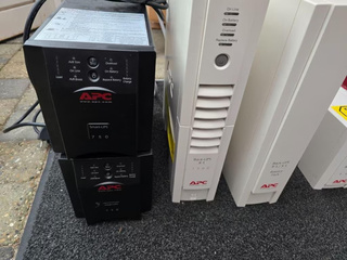 Partij APC UPS-systemen – Back-UPS RS en Smart-UPS 750 (110V, US-uitvo
