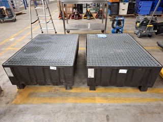 2x Vloeistof lekbak bouwjaar 2011