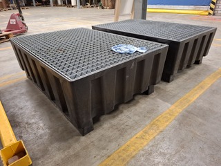 2x Vloeistof lekbak bouwjaar 2011