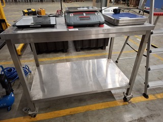 RVS werktafel met 3x weegschaal