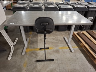 Werktafel met RVS blad, in hoogte verstelbaar