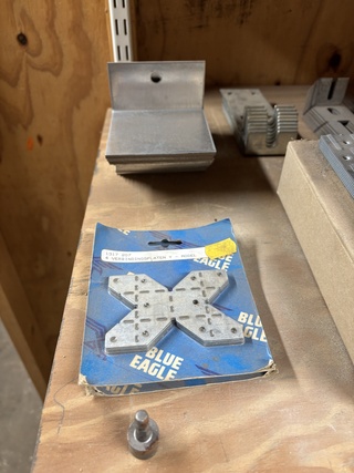 Partij divers ijzerwaar