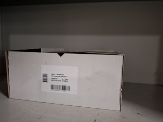 Lameldeurkast met inhoud