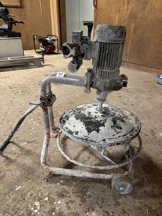 Mortel- betonmixer op wielen