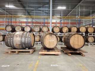 3x Grote houten opslag- en rijpingsvat