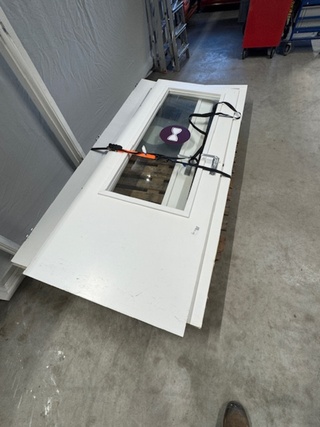 2x Kozijn met zijlicht en deur, wit