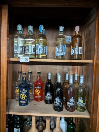 Ca. 19x fles a 700 ml Diverse sterke dranken “Hooghoudt”