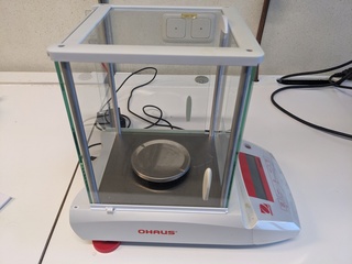 Laboratorium micro weegschaal, OHaus, Pioneer PA224C