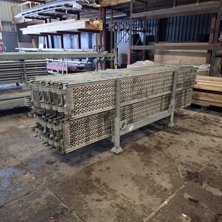 Ca. 29x  Buisvlonder 257cm Layher, Inclusief bok