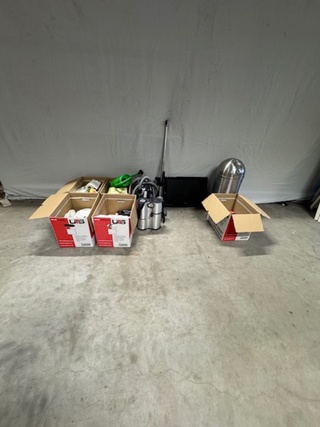 TV, stofzuiger en keukenbenodigdheden