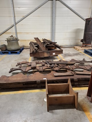 Onderdelen hout t.b.v. vatten bok en diversen