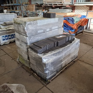 Ca. 840x Gevelsteen, zwart