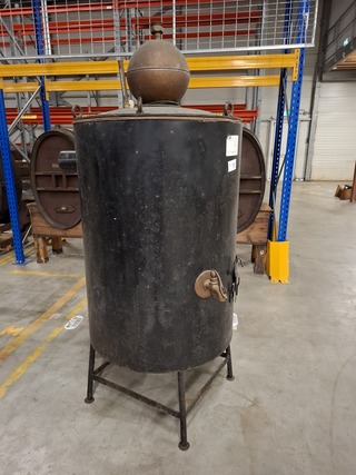 Antieke distilleerketel