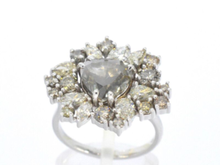 Witgouden ring met diamanten
