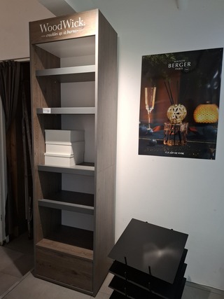 (Locatie Groningen) 2x Divers winkel presentatiemeubels