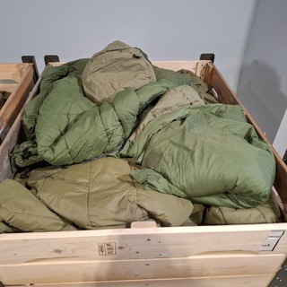 Partij diverse slaapzakken