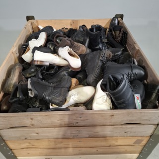Partij diverse schoenen