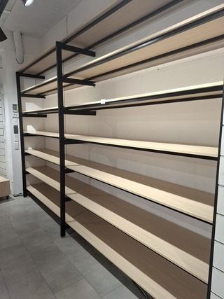 (Locatie Groningen) Winkel presentatiemeubel