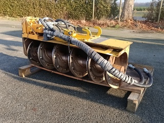 Klepelmaaier sloot- en bermonderhoud, HEMOS