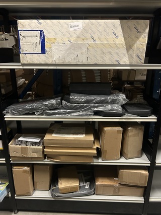 4x Inhoud stellingvak diversen W.o. Ellipz Lighting, Vogel’s