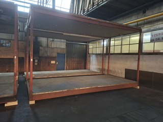 Stalen frame met betonvloer