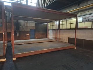 Stalen frame met betonvloer