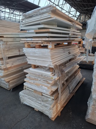 Partij nieuwe opdekdeuren gelakt Wit