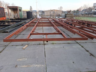 Chaletframe staal 3-asser Rood