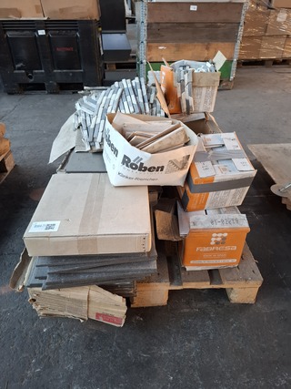 Partij wandtegels en mozaïek