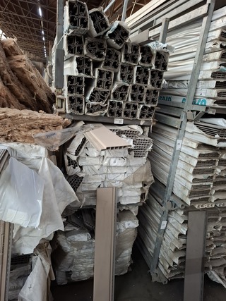 Ca. 50 pak wand en hoek, Milin VinyPlus, Cappuccino, 2024