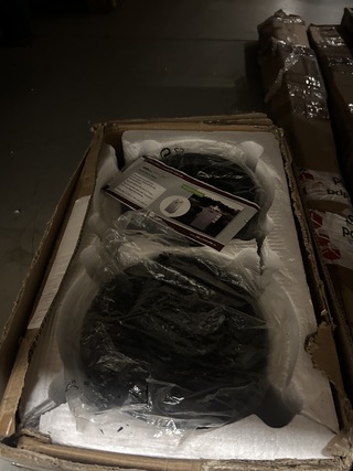 Partij fitness apparaten en onderdelen w.o. halterschijven