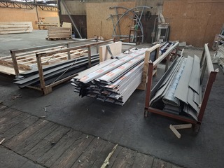 Partij wandbekleding Composiet + kunststof Grijs, bouwjaar 2024