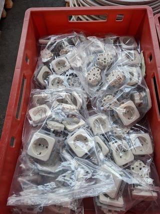 Partij elektra/installatiemateriaal