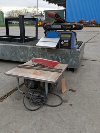 Bandschuurmachine en tegelzaag