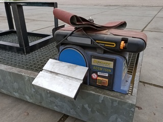 Bandschuurmachine en tegelzaag