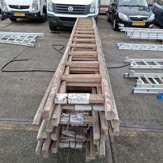 Ca. 11x Houten ladder, Layher , 1036.014., Licht bruin