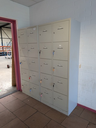 2x 10-vaks lockerkast