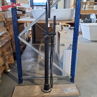 Staande badkraan, Mat zwart