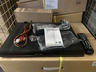 Ca. 40x  Mini-ITX behuizing voor IPTV inclusief accessoires