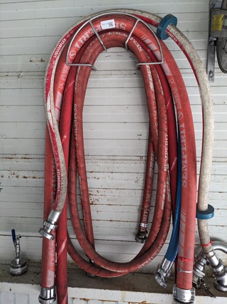 Partij slangen met koppelingen