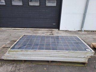 Zonnelaadregelaar, 5x zonnepaneel en partij diversen