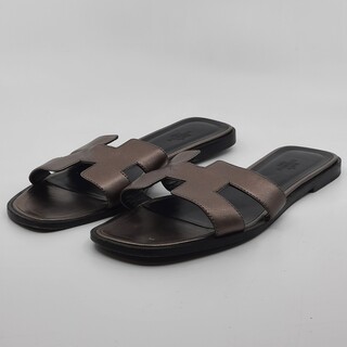 Paar slippers, maat 40, Hermès