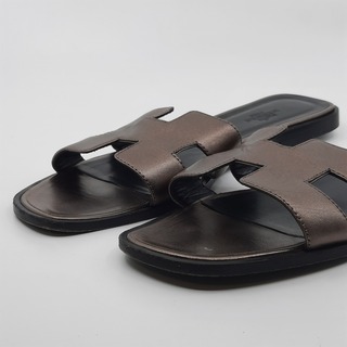 Paar slippers, maat 40, Hermès